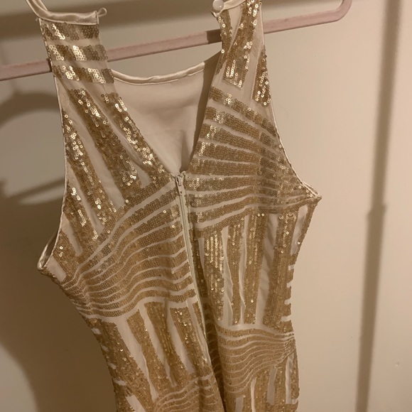 dress - Picture 2 of 4